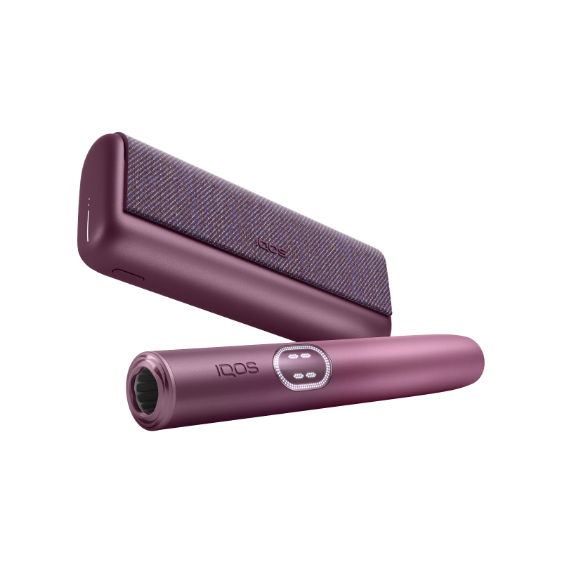 Držač IQOS ILUMA i PRIME uređaja u bordo Garnet Red boji ispod džepnog punjača 5