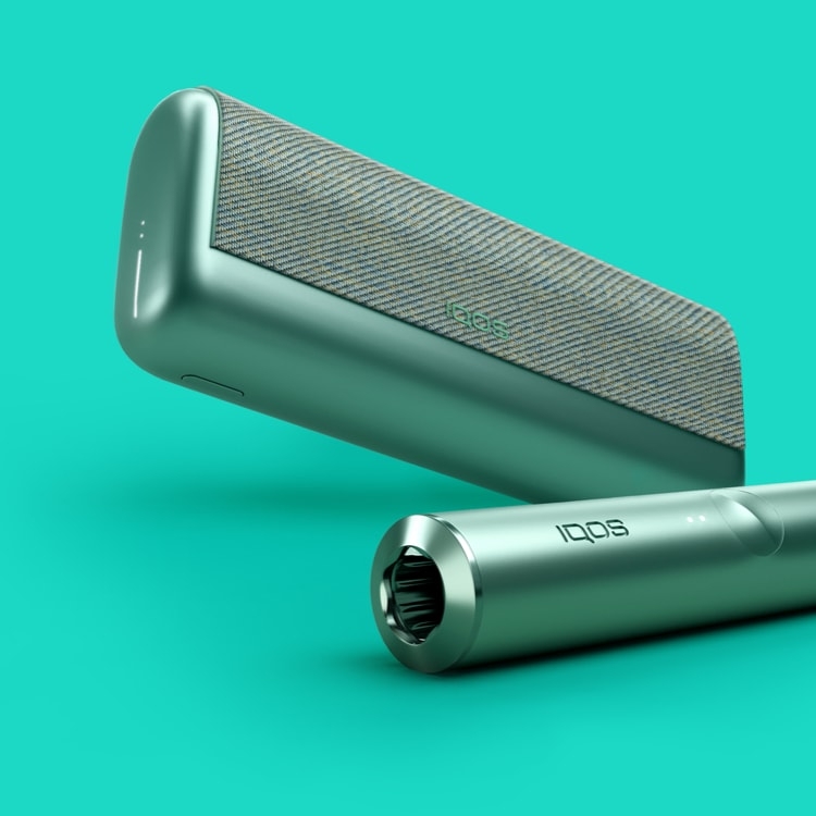Jade Green zeleni IQOS ILUMA PRIME držač i džepni punjač u istoj boji.