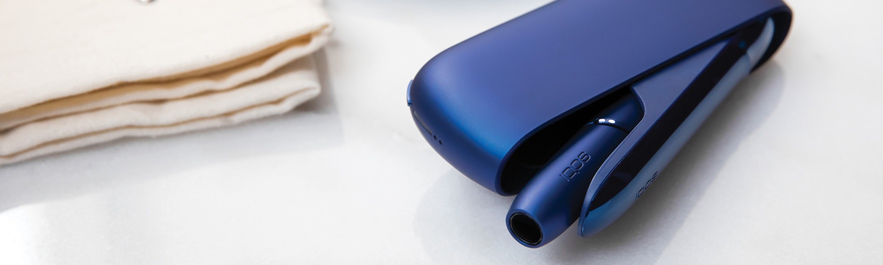 Plavi IQOS 3 DUO uređaj