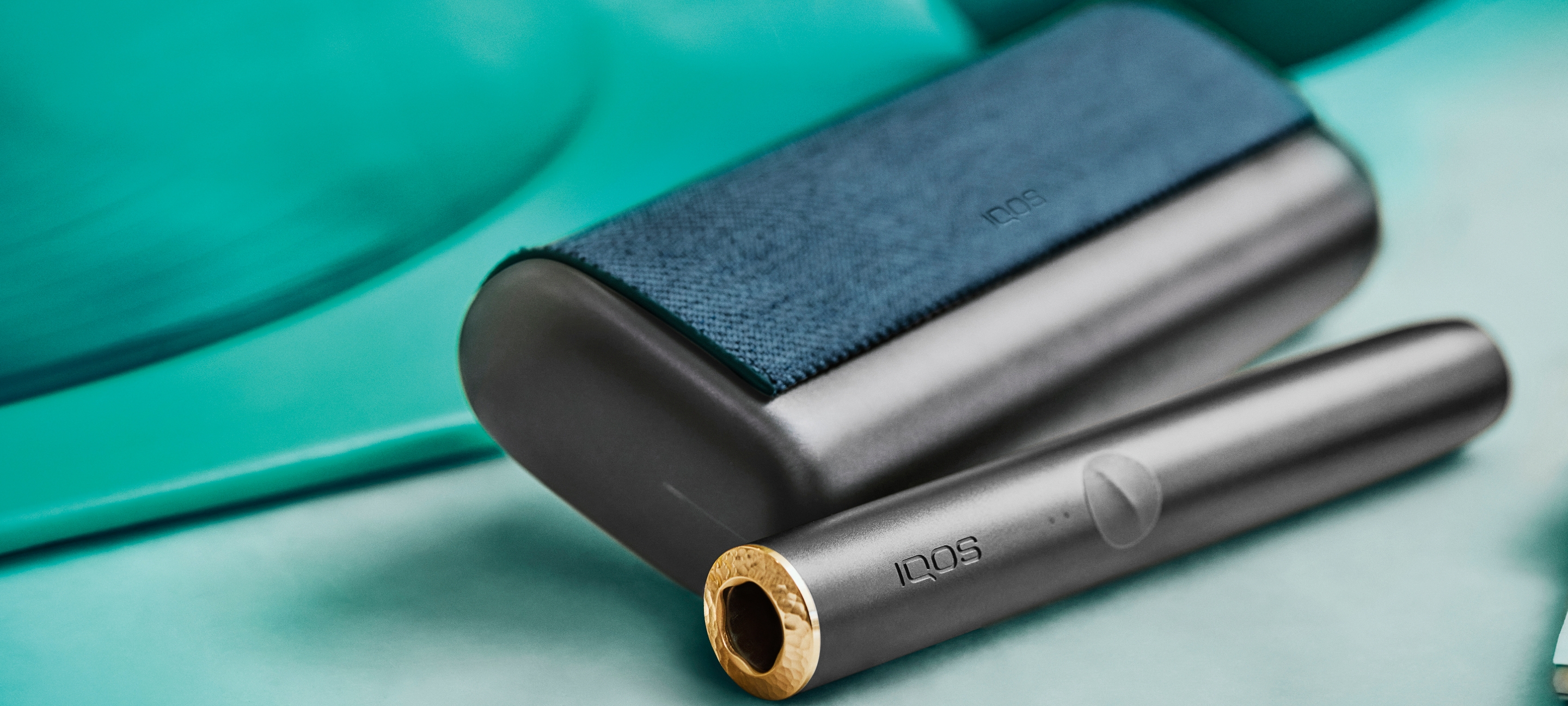 Obsidian Black IQOS ILUMA PRIME Holder and Pocket Charger.