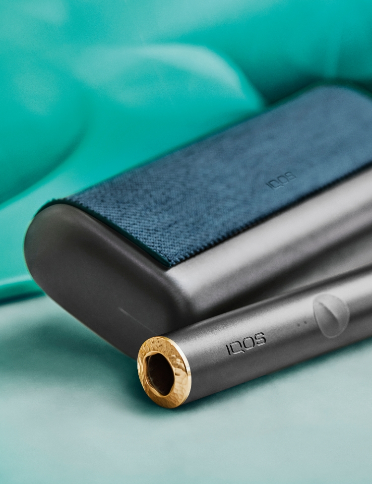 Obsidian Black IQOS ILUMA PRIME Holder and Pocket Charger.