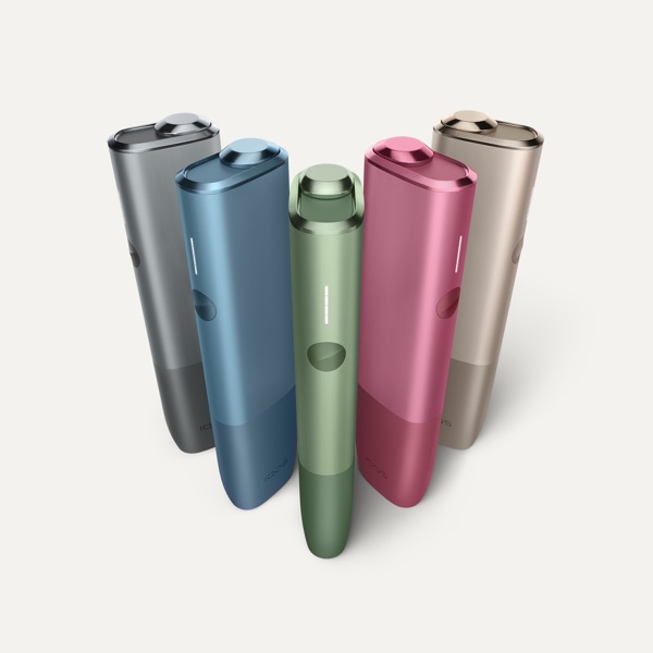 IQOS uređaji u raznim bojama