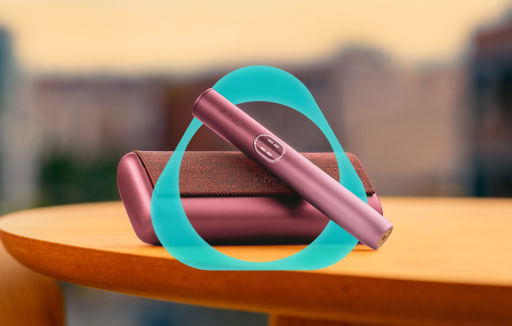 IQOS ILUMA i PRIME držač i džepni punjač u bordo Garnet Red boji s IQOS logom